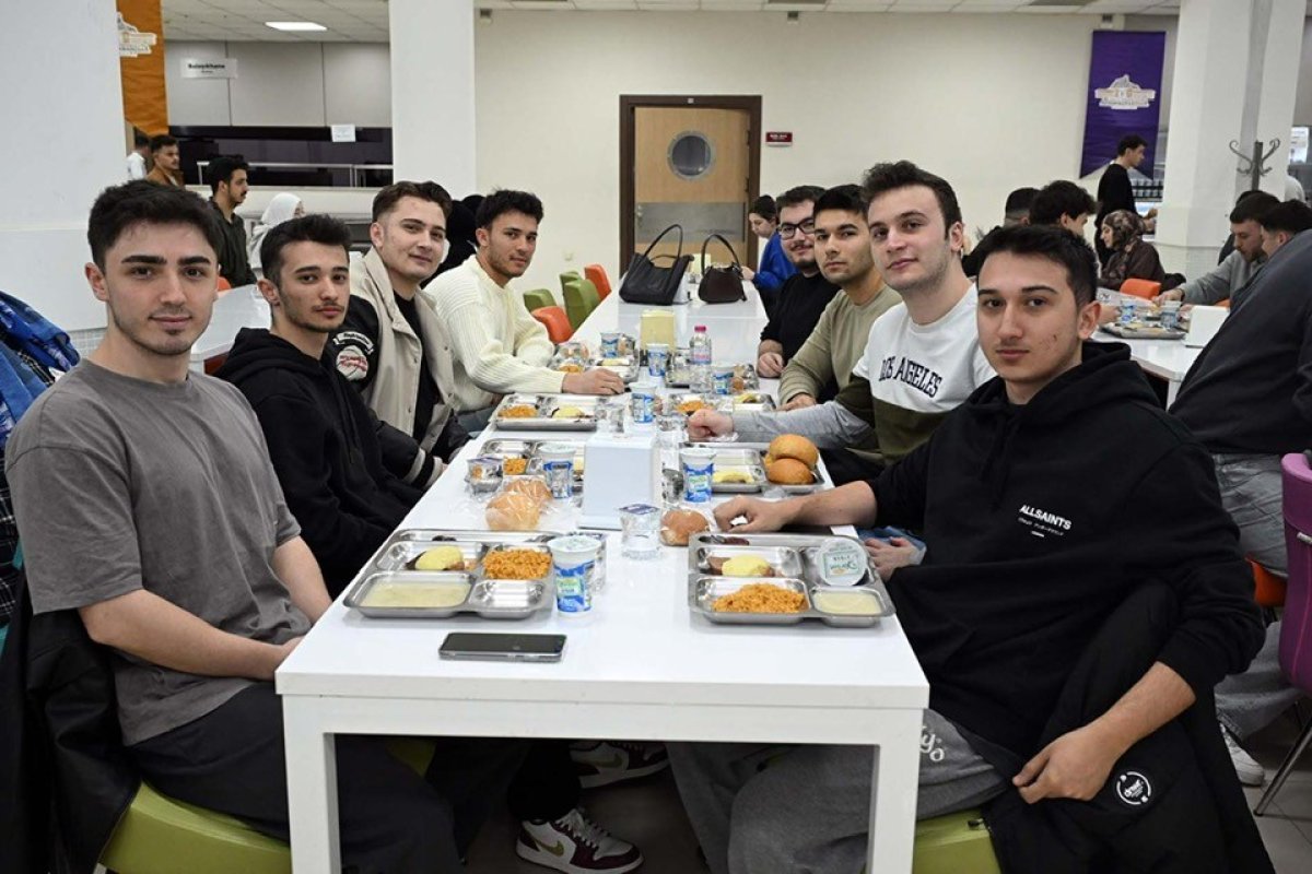 AKÜ Öğrencilerine Ramazan Boyunca Ücretsiz İftar Desteği