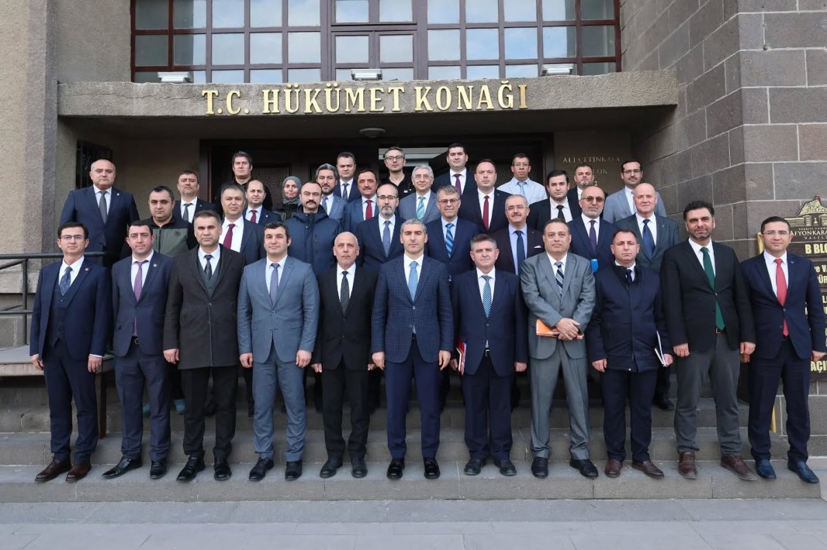 VALİ AKTAŞ KURUM MÜDÜRLERİYLE BİR ARAYA GELDİ
