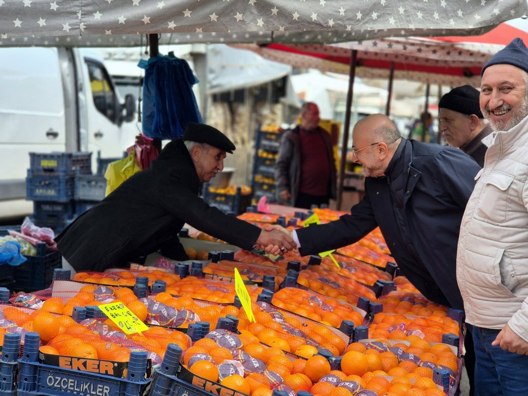 Başkan Şahin Eşrefpaşa’da Vatandaşın Sorunlarını Yerinde Dinledi