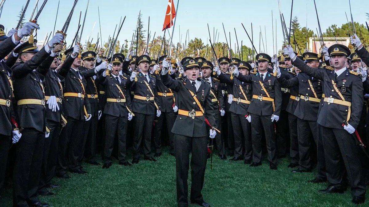 İhraç edilen bir teğmen hakkında daha karar açıklandı