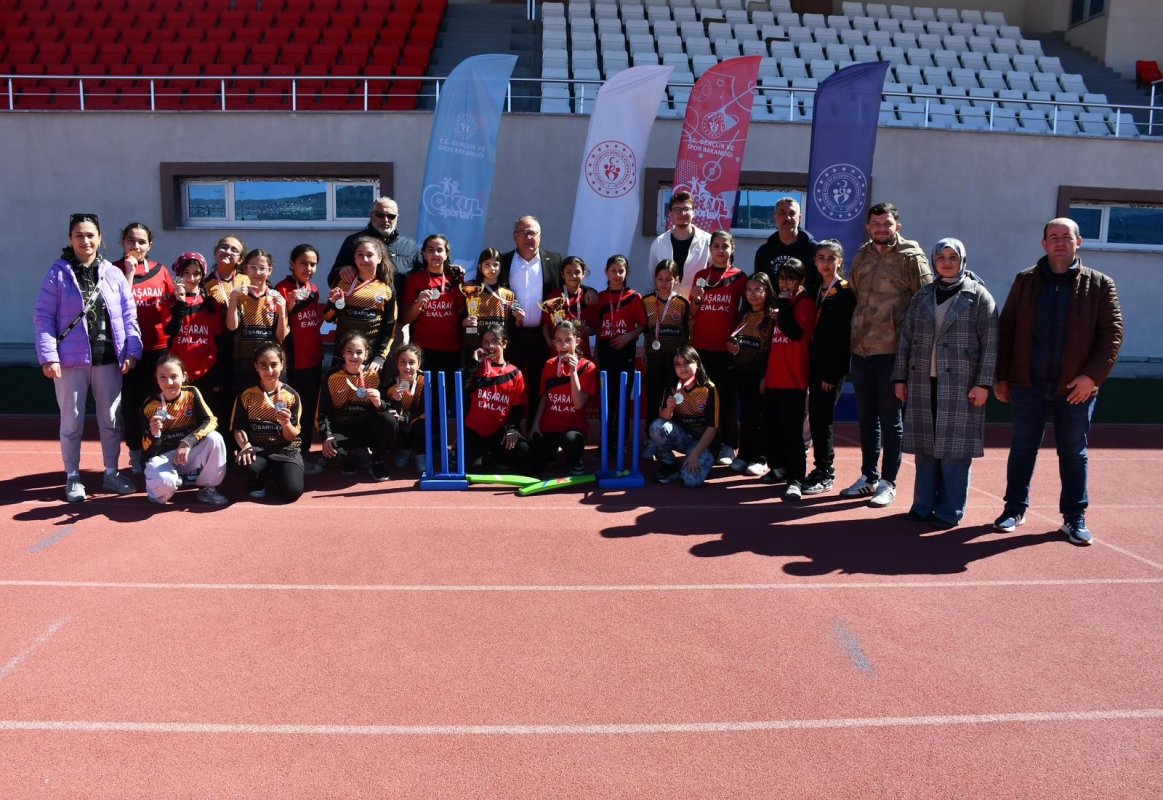 Afyon’da Küçük Kızlar Kriket Müsabakaları Tamamlandı