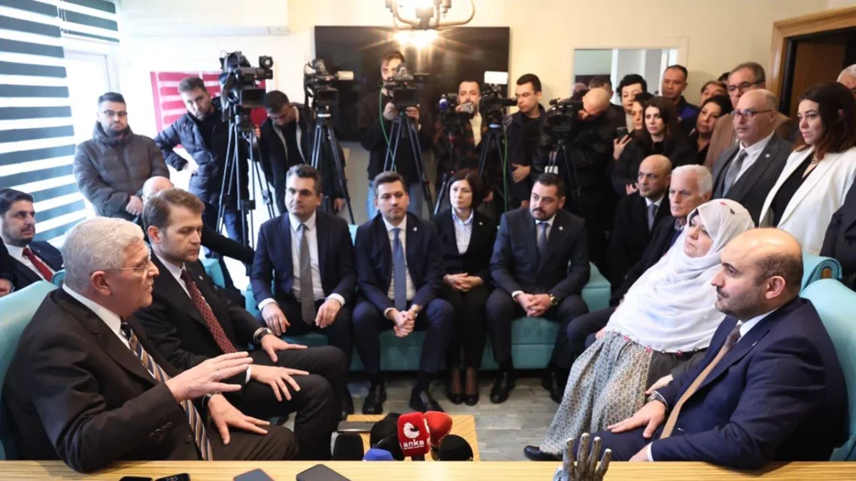 Müsavat Dervişoğlu’ndan hakarete uğrayan başkana ziyaret