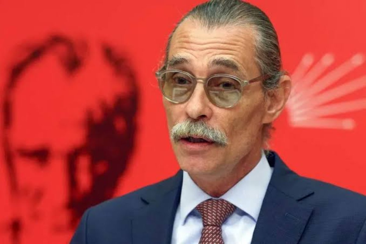 Deniz Zeyrek'ten Erdal Beşikçioğlu Yorumu: "CHP'de Kalmayı Tercih Etti"