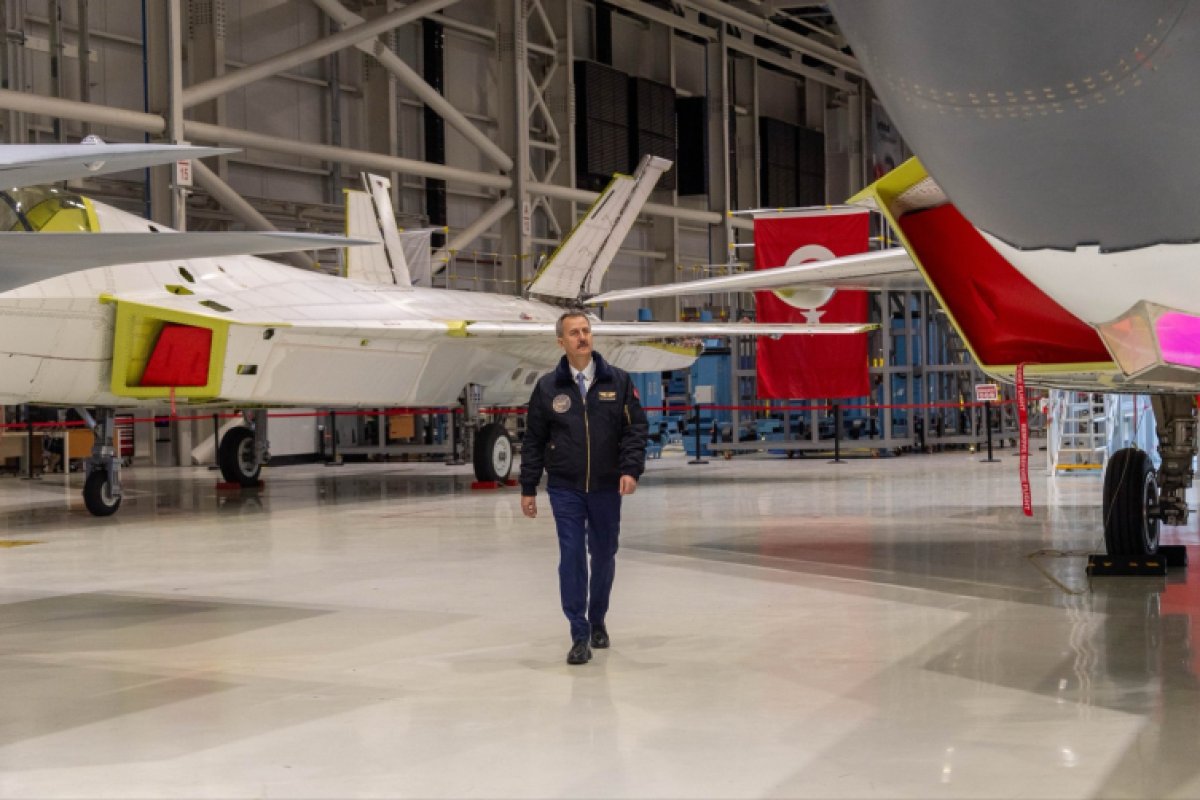 Tarihi Kare: 3 KAAN Aynı Hangarda Yan Yana Görüntülendi