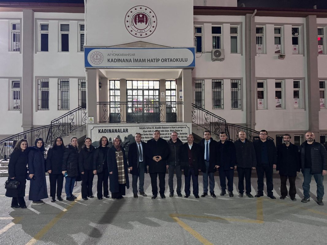 Müdür Sünnetci’den Kadınana’da İftar Buluşması