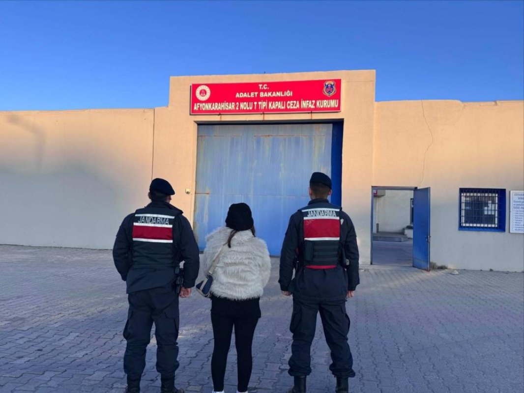 Otobüs Bagajından 8 Bin 190 Uyuşturucu Hap Çıktı