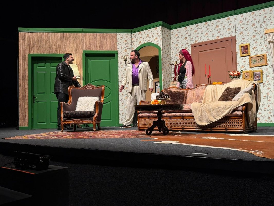 ÇILGIN KOMEDİ “RUH SALATASI” AFYON SEYİRCİSİYLE BULUŞUYOR