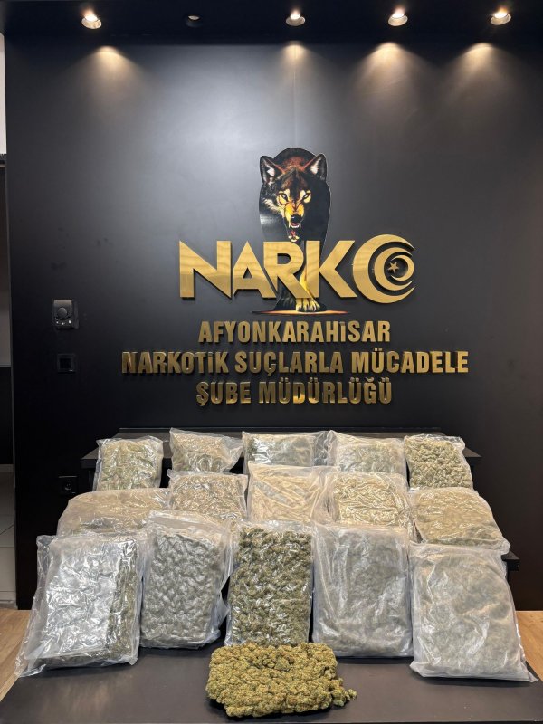 AFYON’DA EMNİYET DUR DEDİ: 9 KİLOLUK UYUŞTURUCU SEVKİYATI ENGELLENDİ!
