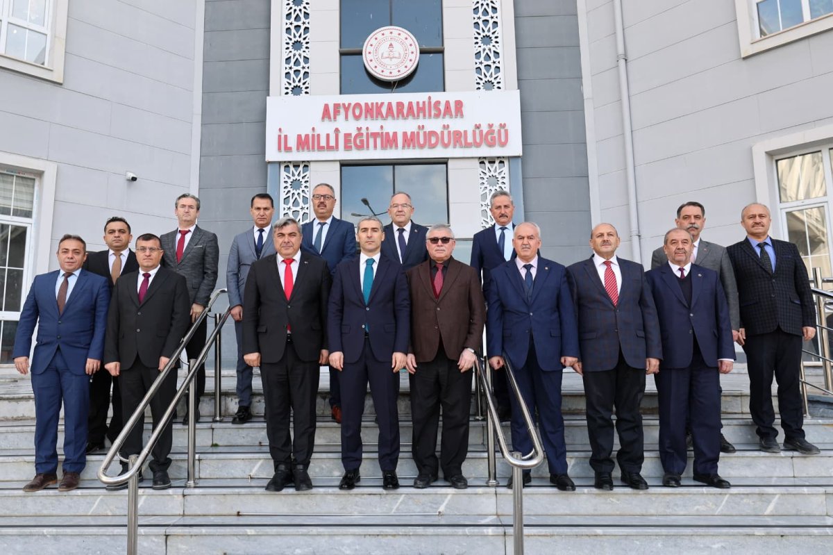 Vali Aktaş eğitim çalışmalarını yerinde dinledi