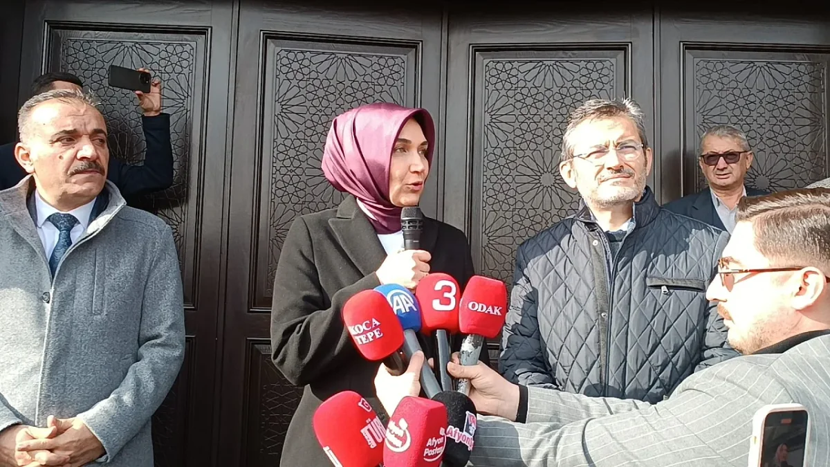 Yiğitbaşı, İsmet Özel'in Şiiriyle Veda Etti