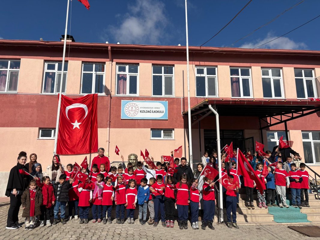 Kızıldağ İlkokulu’nda Bayrak Sevgisi etkinliği