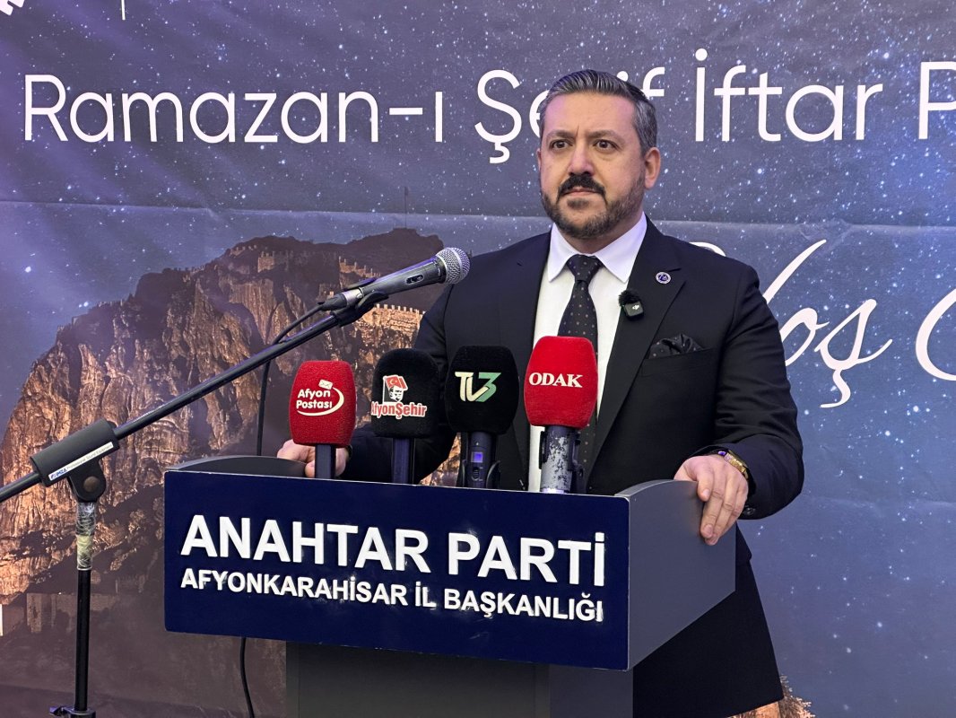 Anahtar Parti’den Birlik Mesajlı İftar: “Siyaset Kucaklaştırmak İçindir”