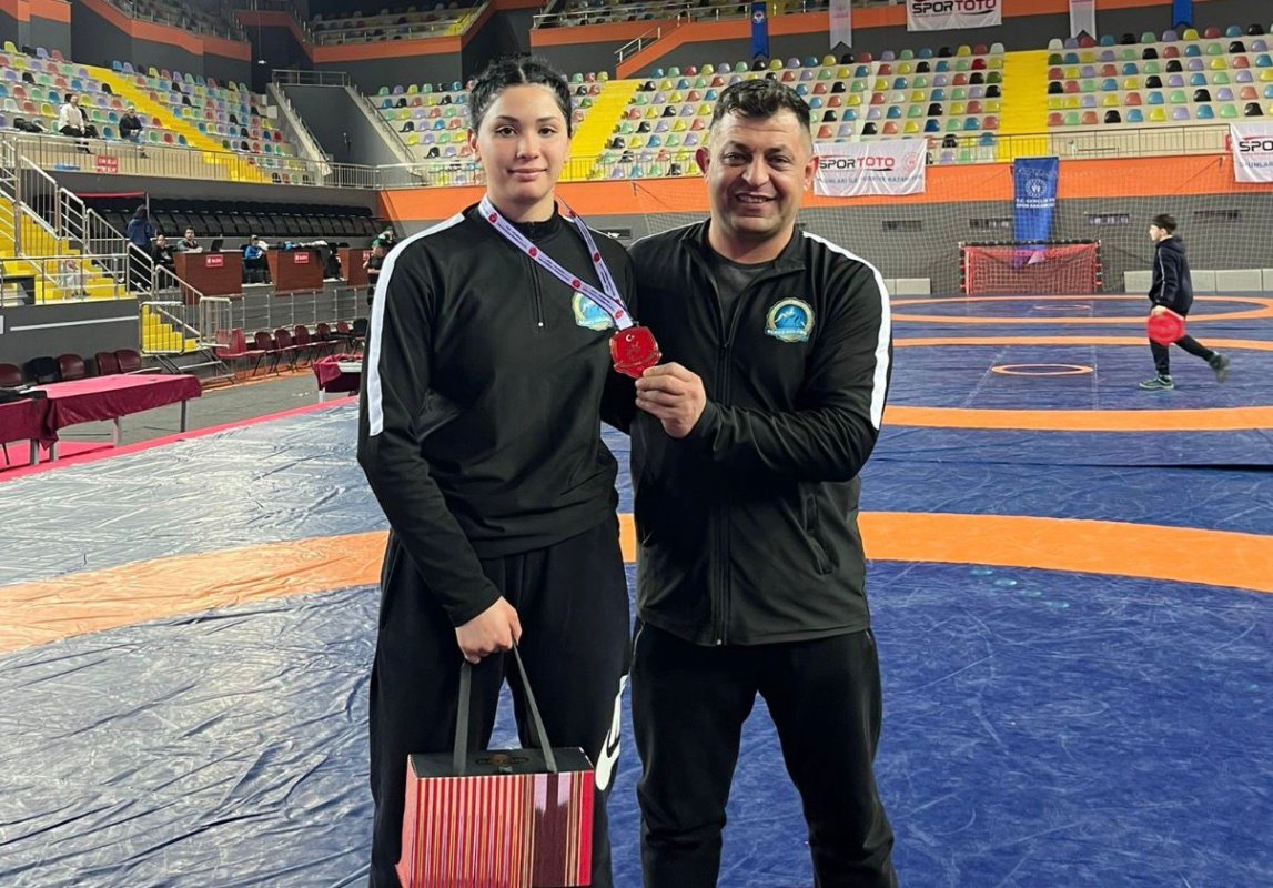 Afyonlu Güreşçiler Antalya’daki Uluslararası Turnuva Kampında