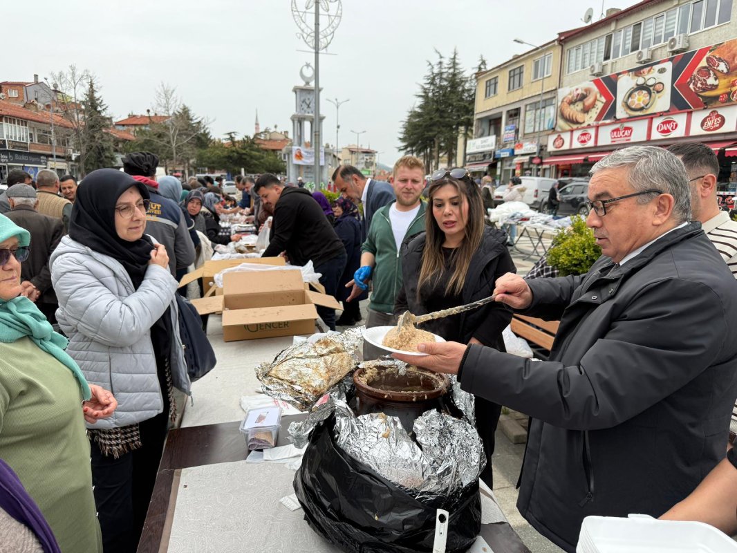 ÇÖMLEKLER GÖKÇE BEBEK İÇİN DOLDU