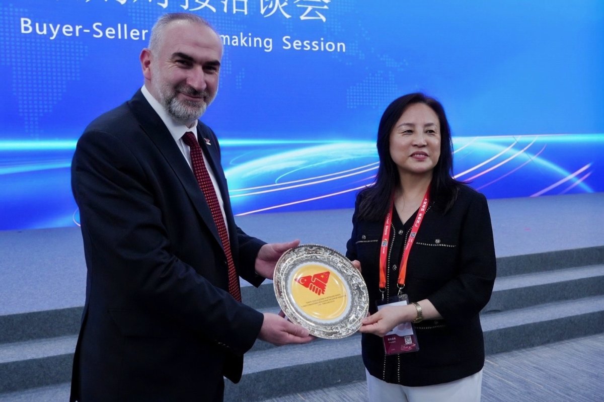 Afyonlu İşadamı İhsan Beşer, dünyanın en büyük ticaret fuarında konuşma yaptı