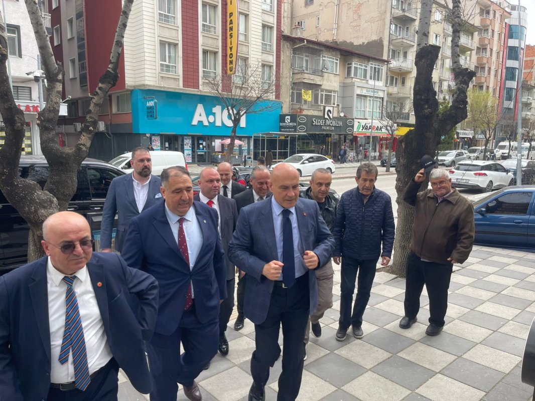 Turhan Çömez Afyonkarahisar’da emeklilerle buluştu