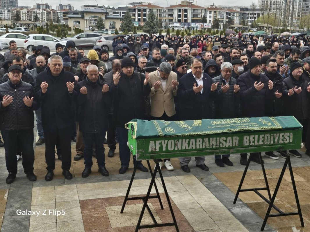 Afyonkarahisar’da “Anahtarcı Ömer” Son Yolculuğuna Uğurlandı