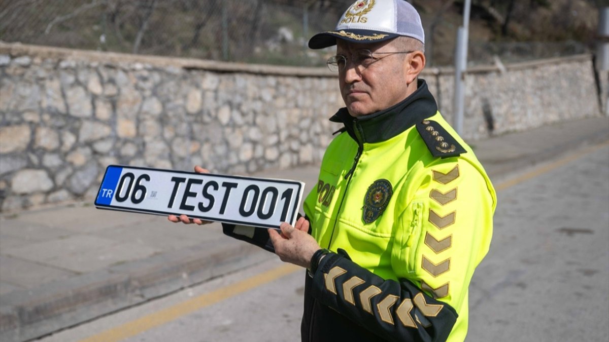 Trafikte Yeni Kurallar: Araç Ekranı, Ses Sistemi ve Plakaya Sıkı Denetim