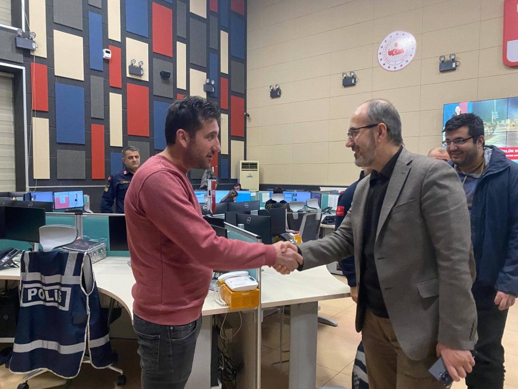 Müdür Öztürk’ten 112’ye akşam ziyareti