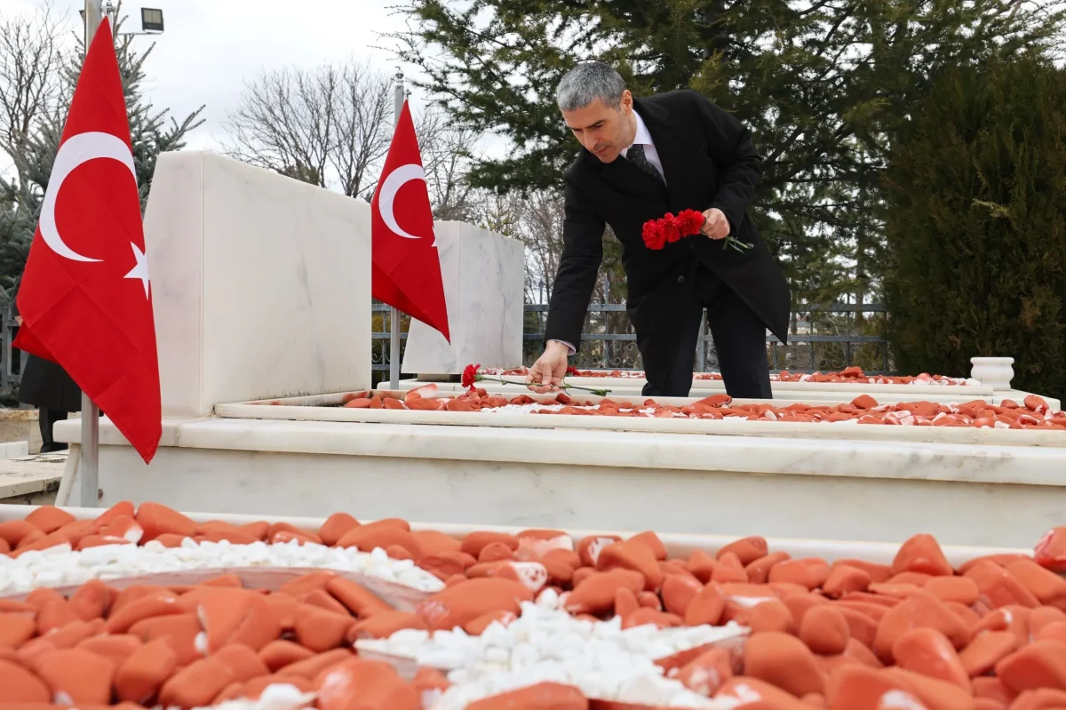 Vali Aktaş’tan Şehitlere Vefa: Hava Şehitliği’nde Duygu Dolu Anlar