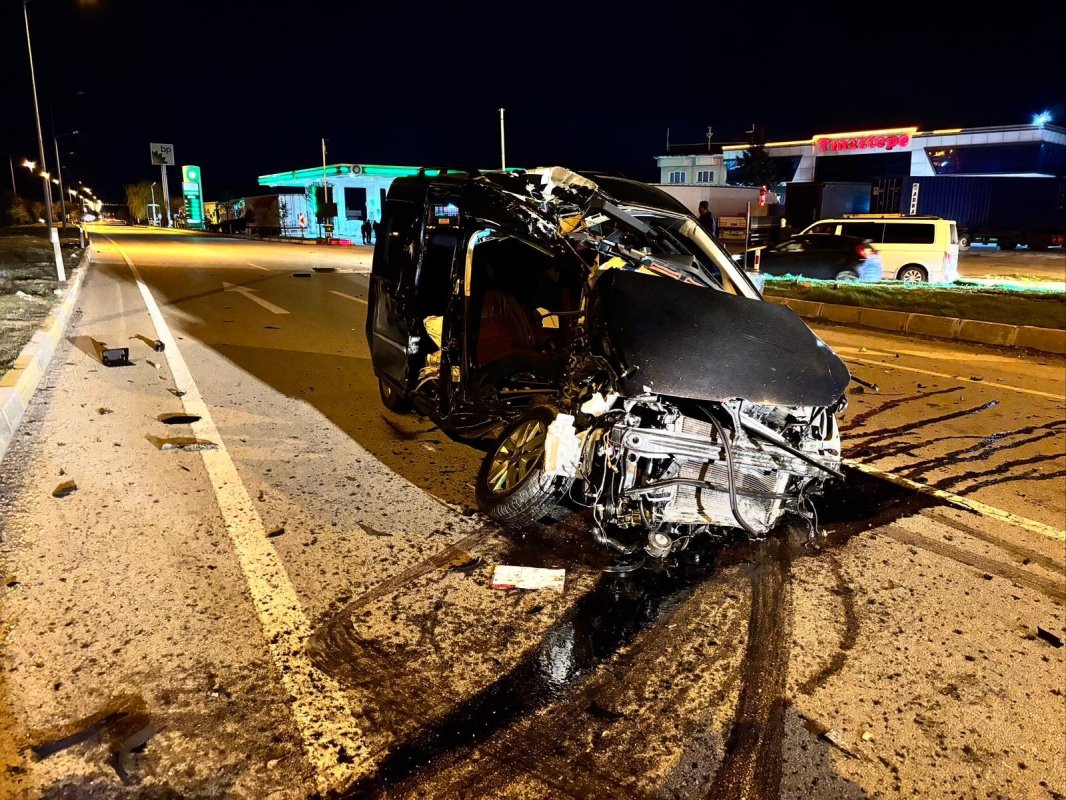 Afyonkarahisar’da Can Pazarı: Kavşakta Facia, 1 Genç Hayatını Kaybetti