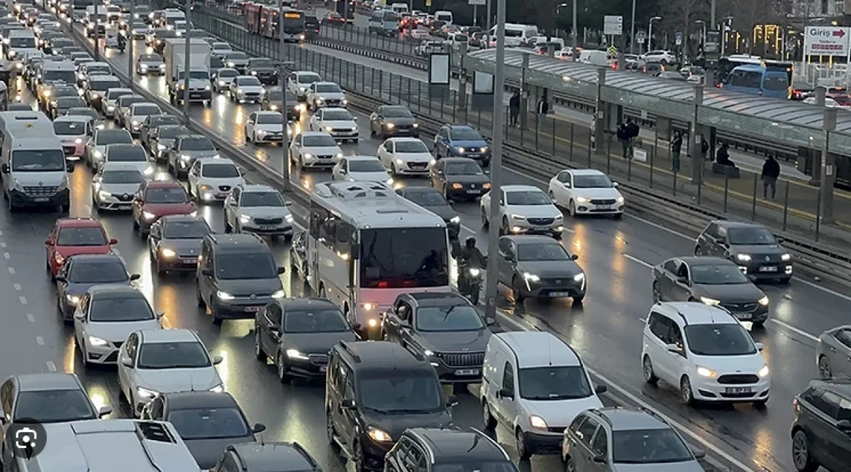 CHP'nin mitingi öncesi yollar trafiğe kapatıldı: