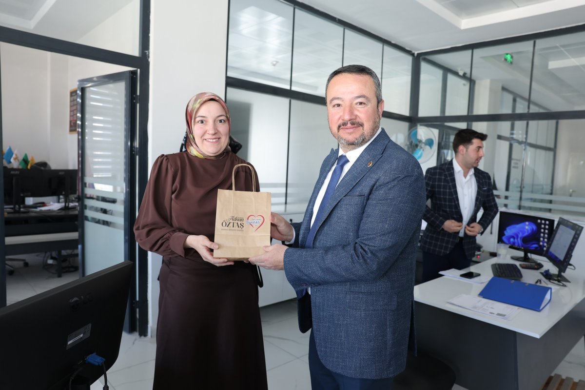 Başkan Öztaş’tan kadın personele ziyaret