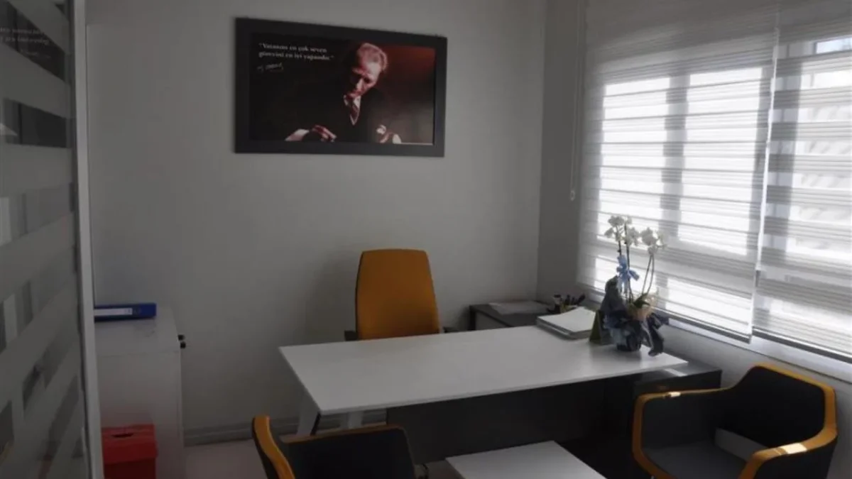 PTT’de Atatürk Portresi skandalı