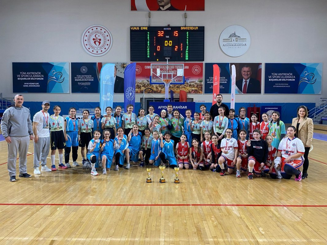 Afyonkarahisar’da Küçükler  Basketbol Heyecanı Sona Erdi