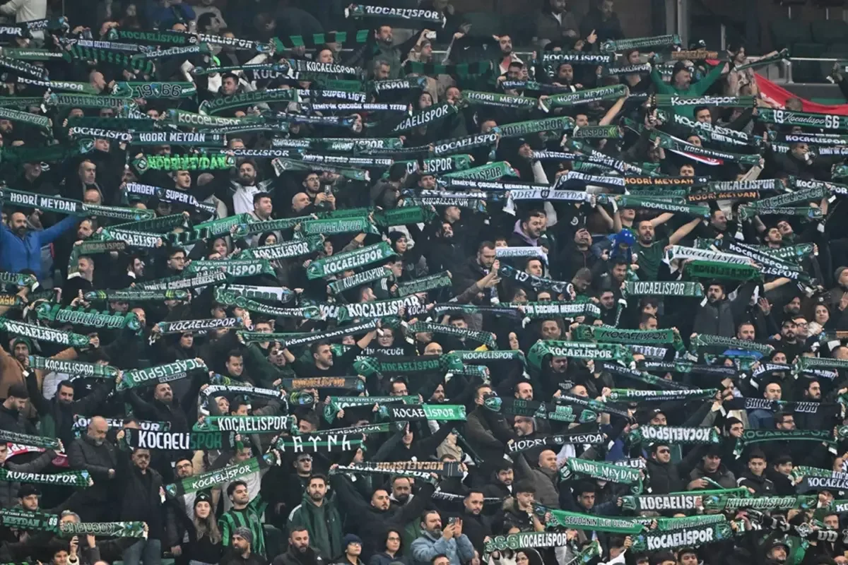 Tribünden düşen Kocaelisporlu taraftardan acı haber geldi