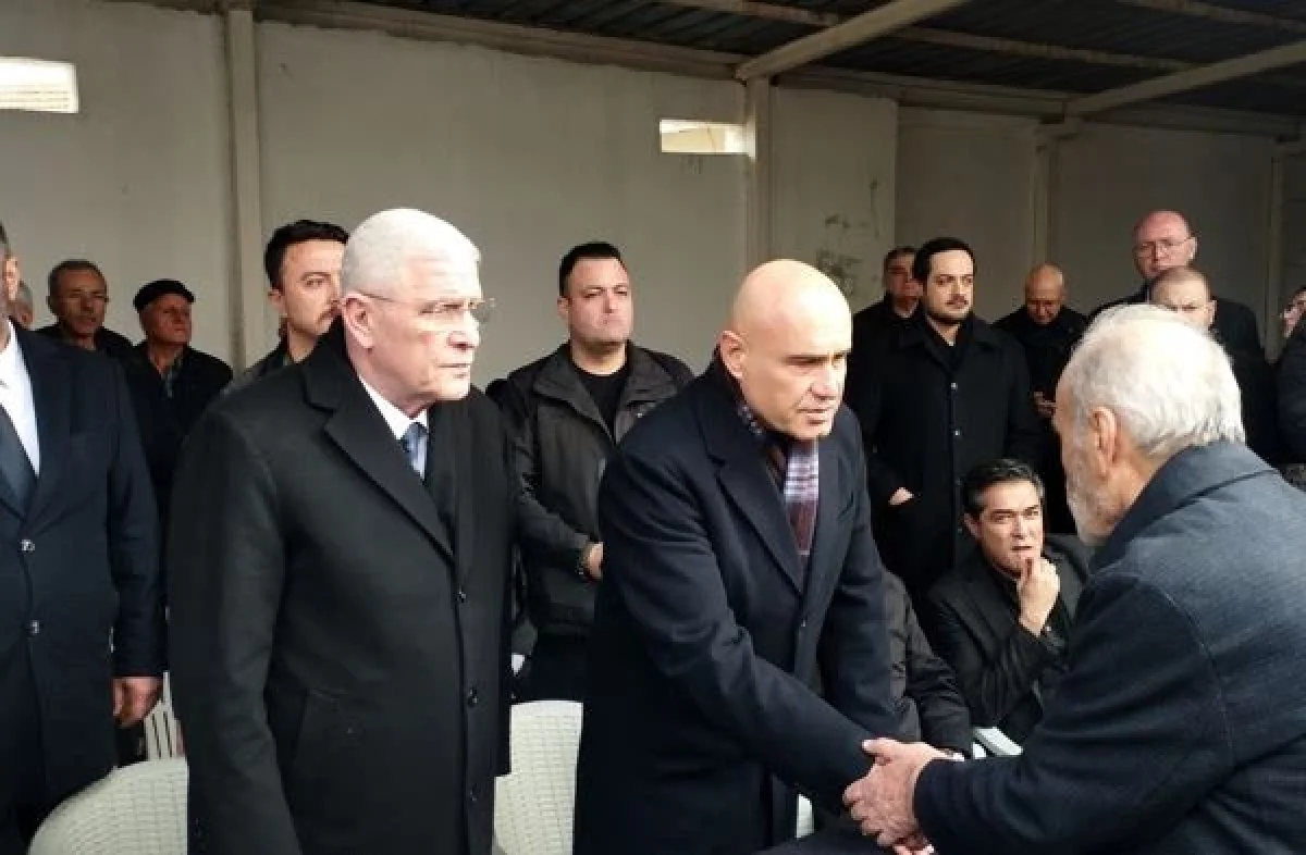 Annesini son yolculuğa uğurladı