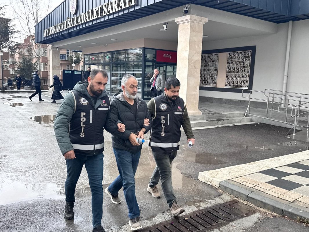 Tapu Müdürü Tutuklandı: Bakanın Kayıtlarını Sorguladığı Ortaya Çıktı