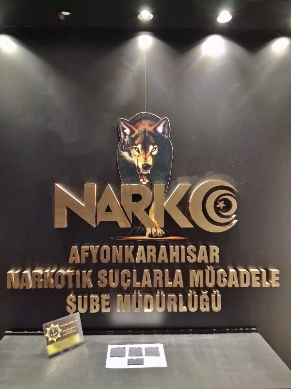 Uygulamada Yakalandılar: Araçtan Uyuşturucu Çıktı