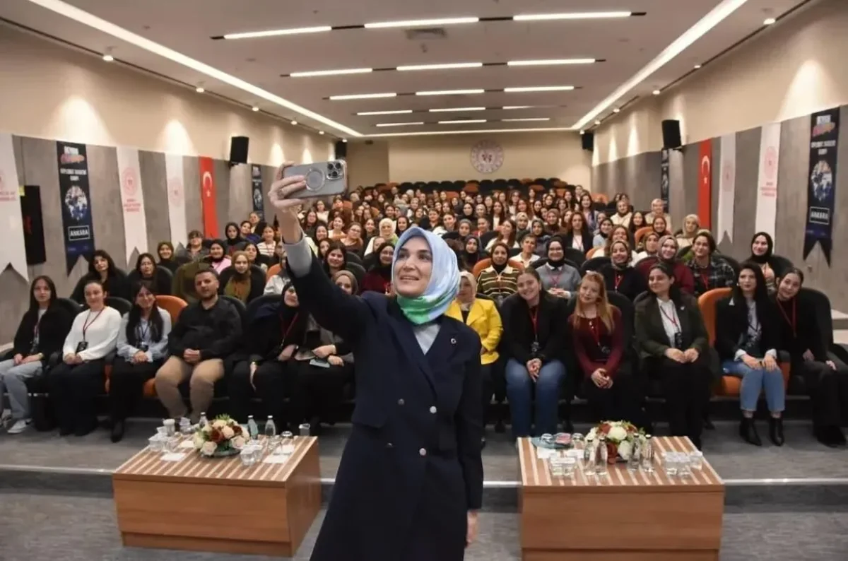 Vali Yiğitbaşı Diplomat Kampı’nda Gençlere Seslendi