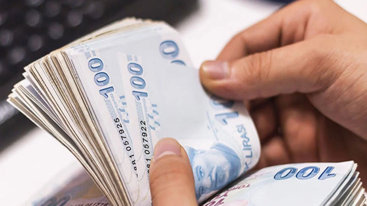 Belediyede en düşük maaş 52 bin lira oldu