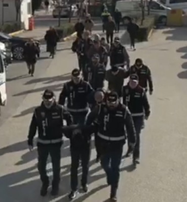 Şantaj Çetesi Çökertildi: Nakit ve Altınlarla Yakalandılar